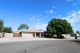 940 S Lafayette Dr, Chandler, AZ 85225 - Photo 1