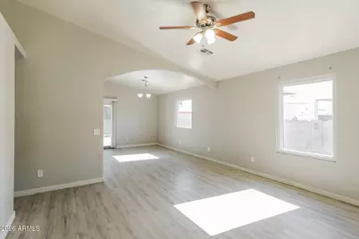 610 E Dee Street, Avondale, AZ 85323 - Photo 4