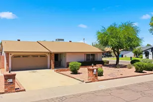 9652 N 35th Ln, Phoenix, AZ 85051 - Photo 1