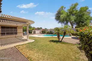 725 W Beverly Ln, Phoenix, AZ 85023 - Photo 1
