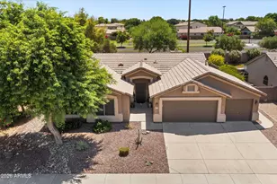 143 N Joshua Tree Ln, Gilbert, AZ 85234 - Photo 1