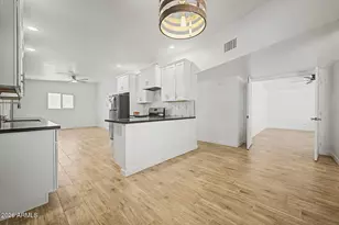 3601 E Laurel Ln, Phoenix, AZ 85028 - Photo 1