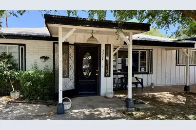 3334 E Clarendon Avenue, Phoenix, AZ 85018 - Photo 1