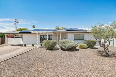 2715 N 38th Place, Phoenix, AZ 85008 - Photo 1