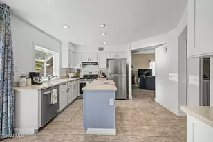 3825 E Gail Dr, Phoenix, AZ 85044 - Photo 6