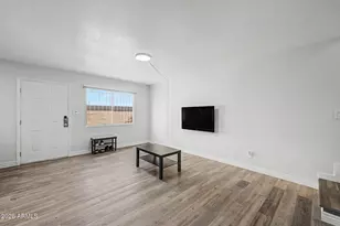 4244 S 46th Pl, Phoenix, AZ 85040 - Photo 2