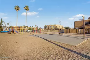 4244 S 46th Pl, Phoenix, AZ 85040 - Photo 18