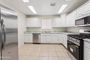 735 E South Mountain Ave, Phoenix, AZ 85042 - Photo 1