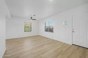 156 W Highland Ave, Phoenix, AZ 85013 - Photo 1