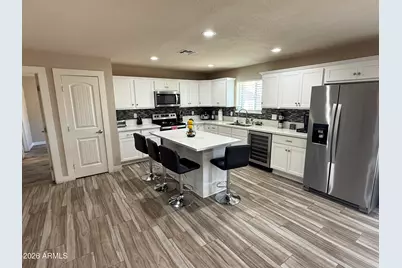 1114 E Desert Drive, Phoenix, AZ 85042 - Photo 1