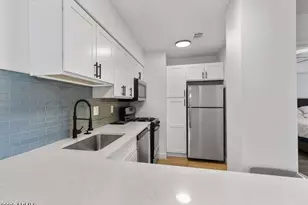 302 E Monte Vista Rd, Phoenix, AZ 85004 - Photo 2