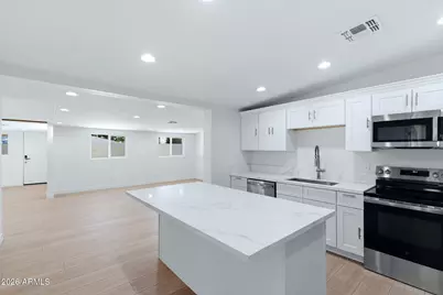4623 E Devonshire Avenue, Phoenix, AZ 85018 - Photo 1