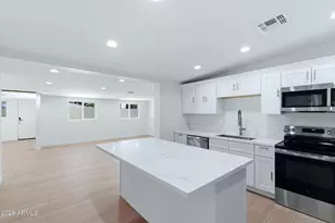 4623 E Devonshire Ave, Phoenix, AZ 85018 - Photo 1