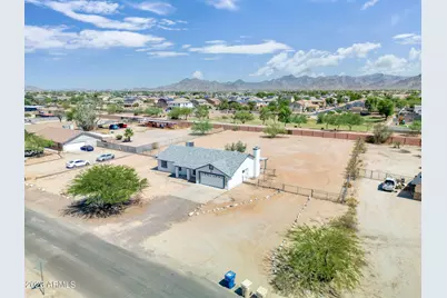 22512 W Hilton Avenue, Buckeye, AZ 85326 - Photo 2