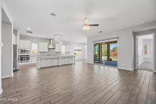 884 E Ladbroke Way, Gilbert, AZ 85297 - Photo 4