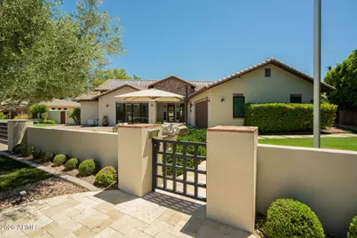 4029 N 57th Place, Phoenix, AZ 85018 - Photo 1