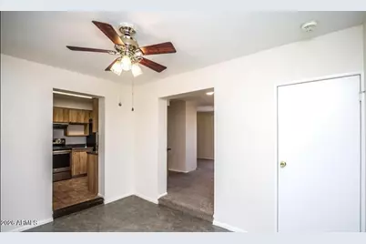 11802 N Hacienda Drive, Sun City, AZ 85351 - Photo 10