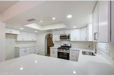 206 W Sunland Avenue, Phoenix, AZ 85041 - Photo 1