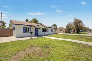 1013 E Vermont Ave, Phoenix, AZ 85014 - Photo 1