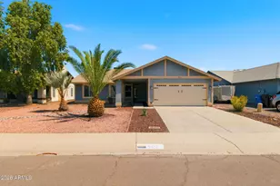 902 W Sequoia Dr, Phoenix, AZ 85027 - Photo 1
