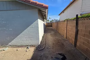 2431 W Crocus Dr, Phoenix, AZ 85023 - Photo 80