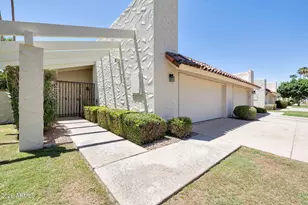 5526 N 71st St, Paradise Valley, AZ 85253 - Photo 1
