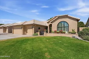 640 N Alder Dr, Chandler, AZ 85226 - Photo 1
