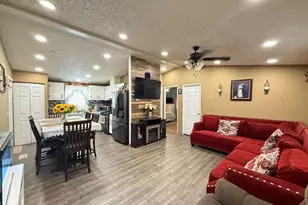 8218 S 7th St, Phoenix, AZ 85042 - Photo 16