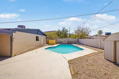 2141 W Laurel Lane, Phoenix, AZ 85029 - Photo 1