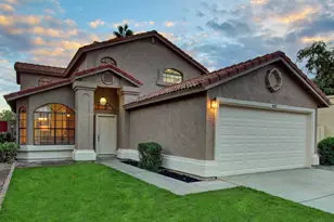 4435 E Amberwood Dr, Phoenix, AZ 85048 - Photo 1