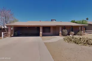 9426 N 16th St, Phoenix, AZ 85020 - Photo 1