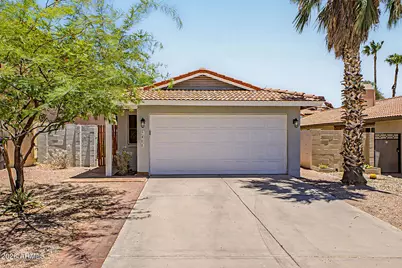 9405 S 45th Place, Phoenix, AZ 85044 - Photo 1