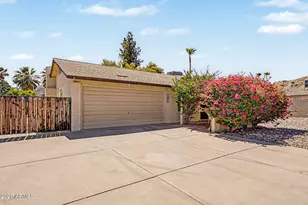 10410 S 44th St, Phoenix, AZ 85044 - Photo 1