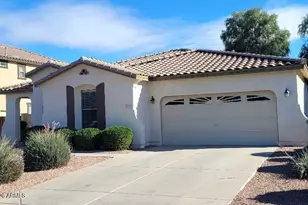 6895 S Amethyst Dr, Chandler, AZ 85249 - Photo 1