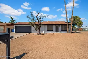 1742 W Menadota Dr, Phoenix, AZ 85027 - Photo 1