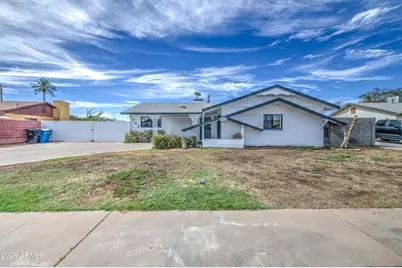 6002 W Catalina Drive, Phoenix, AZ 85033 - Photo 1