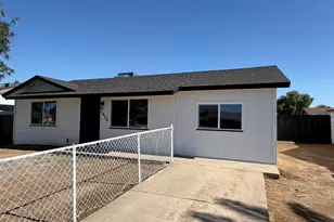 7426 W Holly St, Phoenix, AZ 85035 - Photo 2