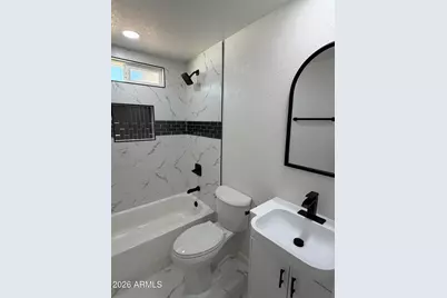 7426 W Holly Street, Phoenix, AZ 85035 - Photo 10