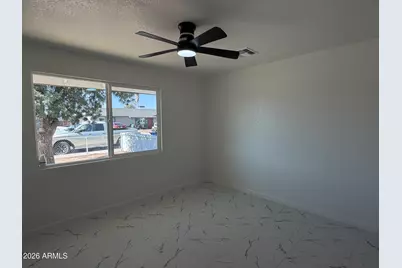 7426 W Holly Street, Phoenix, AZ 85035 - Photo 8