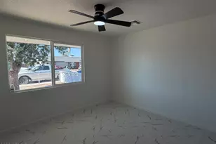 7426 W Holly St, Phoenix, AZ 85035 - Photo 8