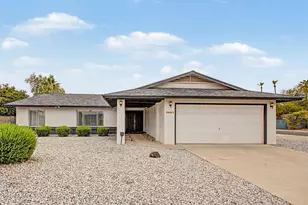 2801 E North Ln, Phoenix, AZ 85028 - Photo 1