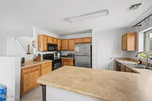 3243 W Jessica Ln, Phoenix, AZ 85041 - Photo 6