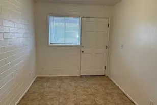 102 S Pomeroy St, Mesa, AZ 85210 - Photo 2