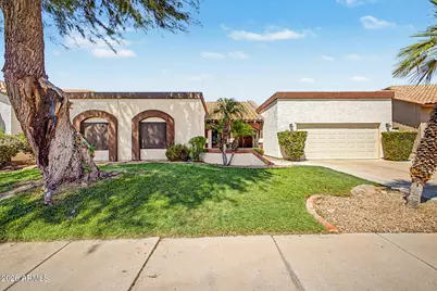 1042 W Newport Beach Drive, Gilbert, AZ 85233 - Photo 1