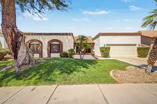 1042 W Newport Beach Dr, Gilbert, AZ 85233 - Photo 1