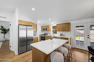 2526 E Behrend Dr, Phoenix, AZ 85050 - Photo 8