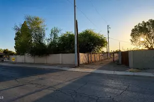 2902 W Pierce St, Phoenix, AZ 85009 - Photo 14