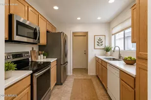 10389 W Burnett Rd, Peoria, AZ 85382 - Photo 10