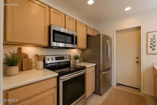 10389 W Burnett Rd, Peoria, AZ 85382 - Photo 12