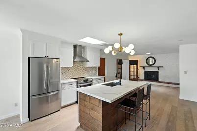 711 W 10th Street, Tempe, AZ 85281 - Photo 1